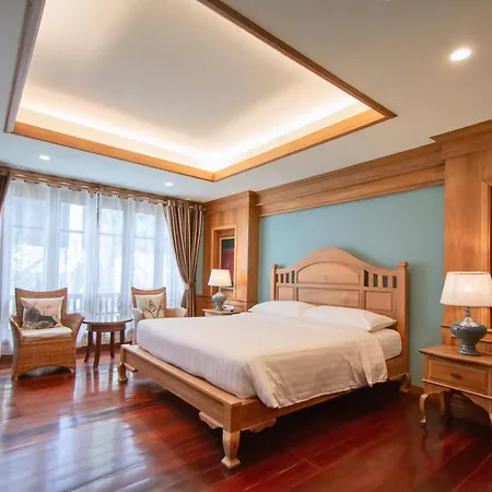 Rich Garden House Hotel